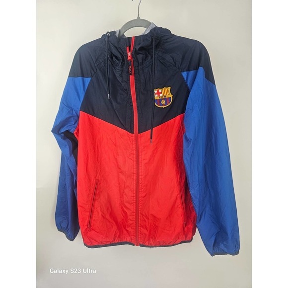 Men's sz M, Windbreaker, FCB, Dual b pockets with hood, excellent condition - Picture 2 of 4